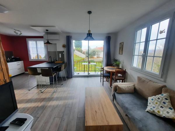 Charmante maison rénovée, avec un grand jardin - à pied des commerces