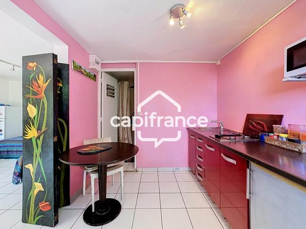 Magnifique villa à vendre 6 pièces, avec piscine dans un secteur très recherché à LE GOSIER (971)