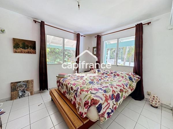 Magnifique villa à vendre 6 pièces, avec piscine dans un secteur très recherché à LE GOSIER (971)