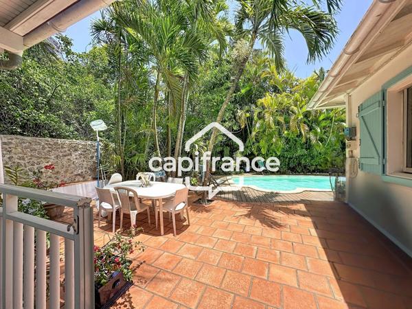 Magnifique villa à vendre 6 pièces, avec piscine dans un secteur très recherché à LE GOSIER (971)