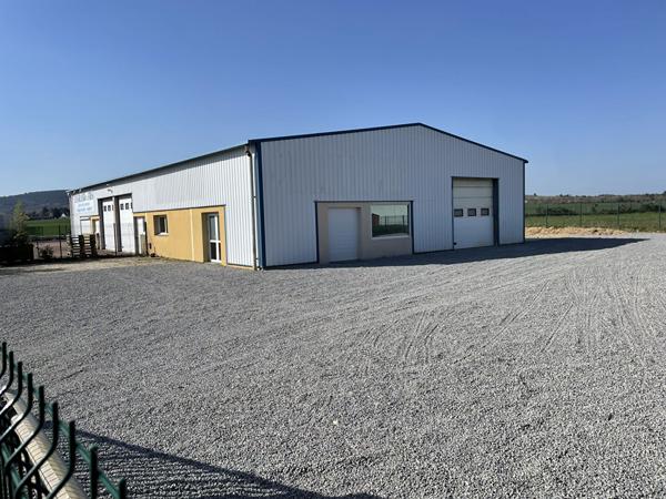 Local commercial Givry 2 pièce(s) 200 m2 et cour 900 m²