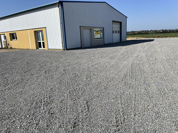 Local commercial Givry 2 pièce(s) 200 m2 et cour 900 m²