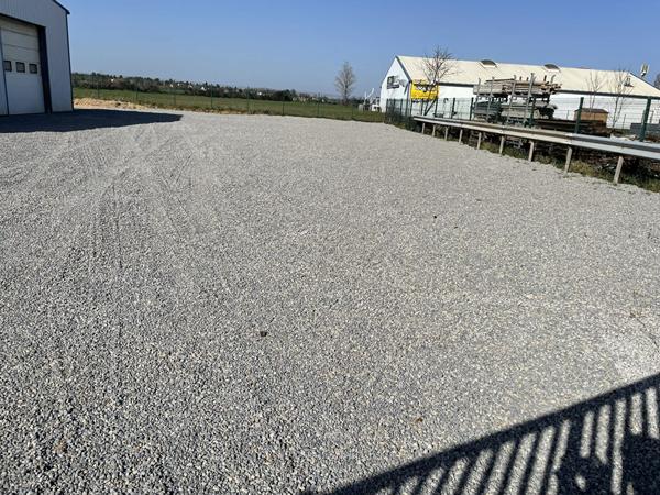 Local commercial Givry 2 pièce(s) 200 m2 et cour 900 m²