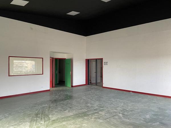 Local commercial Givry 2 pièce(s) 200 m2 et cour 900 m²