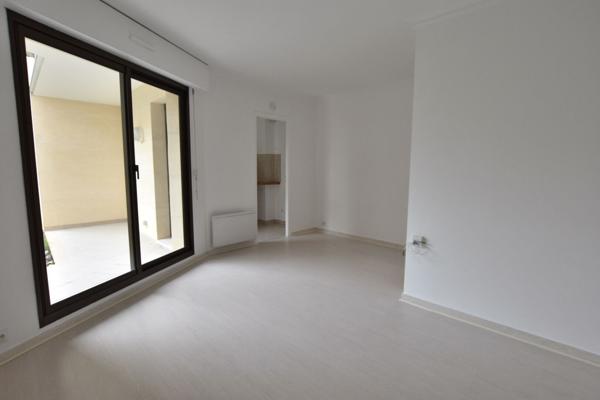 STUDIO - TERRASSE - JARDIN - CAVE - BOX