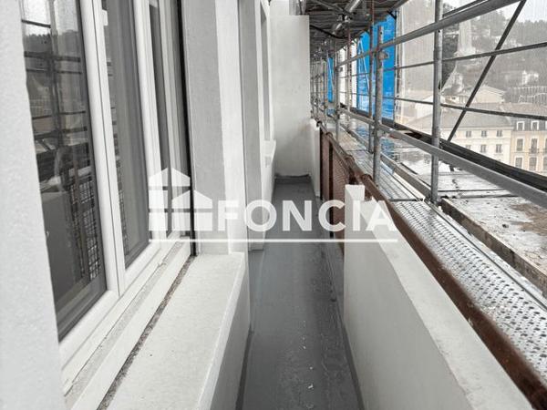 Location Appartement 3 pièces 81 m² - 2-4 SQUARE VASSY Vienne 38200