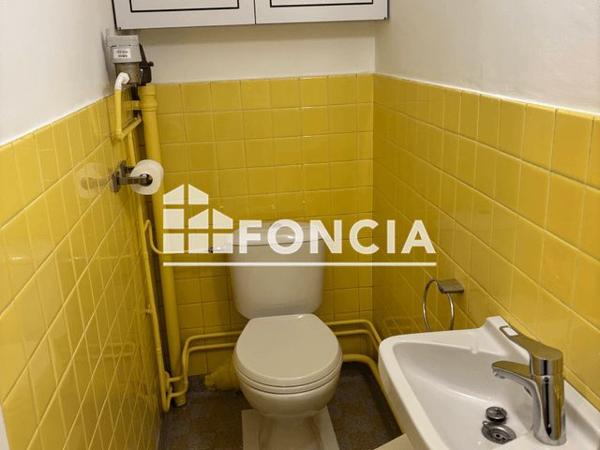 Location Appartement 3 pièces 81 m² - 2-4 SQUARE VASSY Vienne 38200