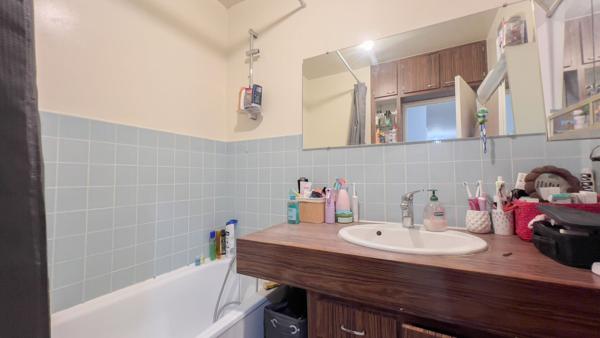 F5 avec balcon dans résidence sécurisée proche gare