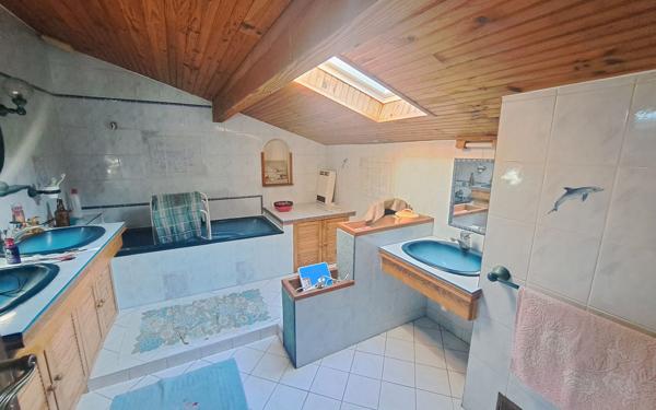 Maison à vendre    6 pièces •  Royan