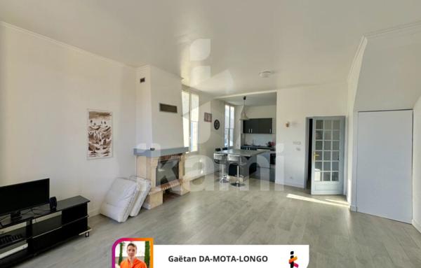 SUPERBE DUPLEX VUE SUR LES QUAIS DE LA GARONNE