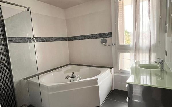 Maison à vendre    4 pièces • 100,81 m2 Joinville-le-Pont