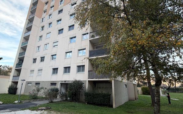 Appartement à vendre    3 pièces • 72 m2 Sassenage