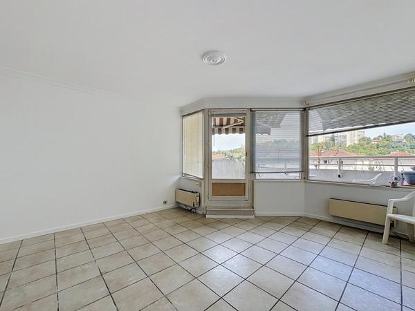 T3 – 74 m² – TERRASSE – PARKING – 69160 – TASSIN