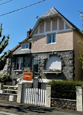 Saint-Malo (35400) Maison 6P, 109m2 (+ 35 m2). A rénover. Courtoisville.