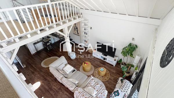 Sur 268m2 de terrain, belle maison de caractère proposant de beaux volumes (135 m2carrez, 160m2 habitables) et un superbe espace de vie de 49m2 !