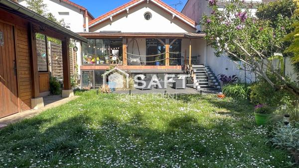 Sur 268m2 de terrain, belle maison de caractère proposant de beaux volumes (135 m2carrez, 160m2 habitables) et un superbe espace de vie de 49m2 !