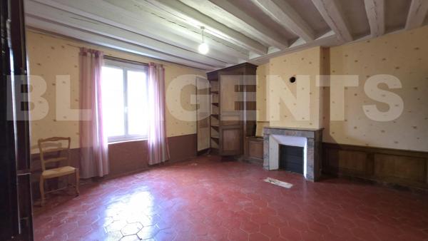 Grande maison de bourg pleine de potentiel à Saint-Mars-d’Outillé