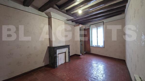 Grande maison de bourg pleine de potentiel à Saint-Mars-d’Outillé