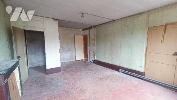 Au centre de Lorrez-le-Bocage maison de 154 m², 6 PP,  + grenier et dépendances. Idéal investisseur