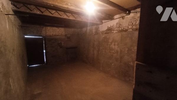 Au centre de Lorrez-le-Bocage maison de 154 m², 6 PP,  + grenier et dépendances. Idéal investisseur