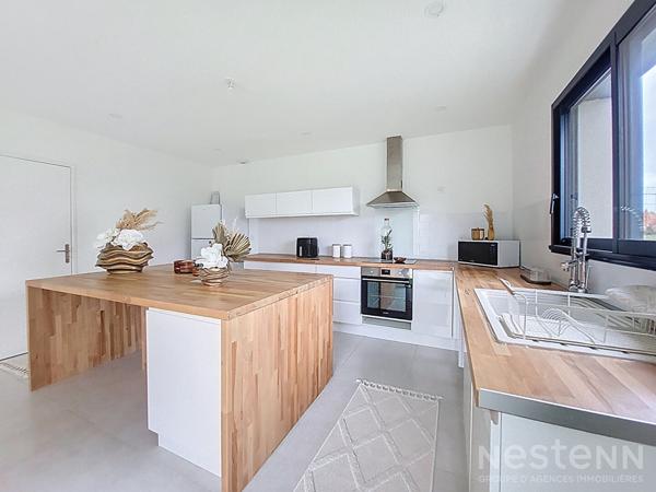 A VENDRE Maison 4 chambres, garage et jardin dans le bourg de BRAIN SUR L AUTHION