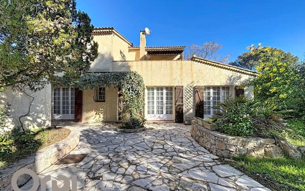 Maison à vendre    5 pièces • 163,85 m2 Fréjus