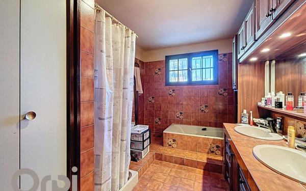 Maison à vendre    5 pièces • 163,85 m2 Fréjus