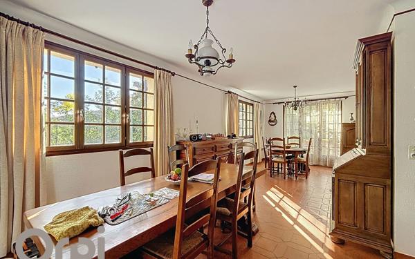 Maison à vendre    5 pièces • 163,85 m2 Fréjus