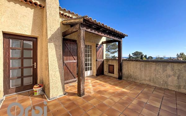 Maison à vendre    5 pièces • 163,85 m2 Fréjus