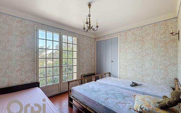 Maison à vendre    5 pièces • 163,85 m2 Fréjus