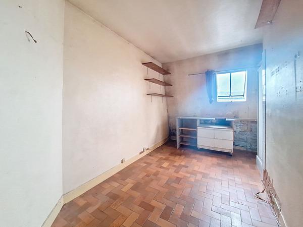 Nestenn - Paris 16 - Rue de la Tour - Passy - Dernier étage avec ascenseur - Studio - À rénover - Investissement locatif - Pied à terre