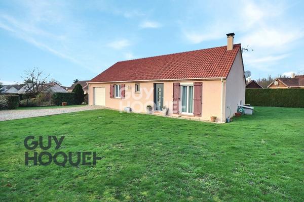 Aux alentours de Beaumont le Roger, dans un village avec école