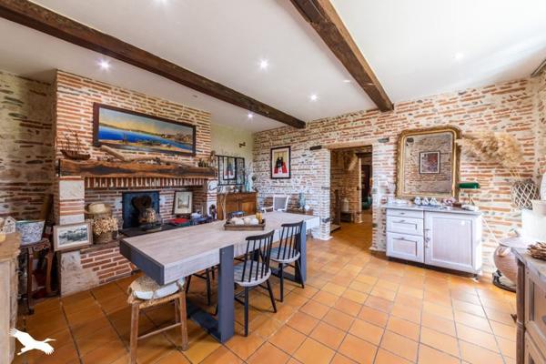 Maison à vendre |  Lamagistère |  5 pièces | 193 m²