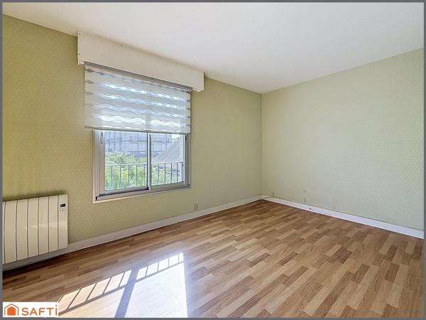 147 m2 avec vue Loire, balcons et garage.
