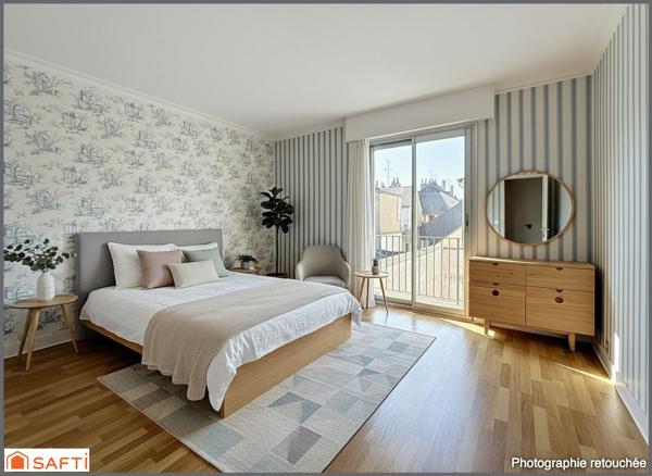 147 m2 avec vue Loire, balcons et garage.