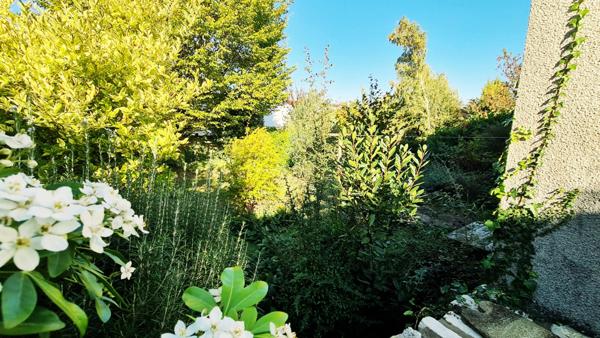 Maison sur 2 niveaux avec jardin proche centre ville NIORT