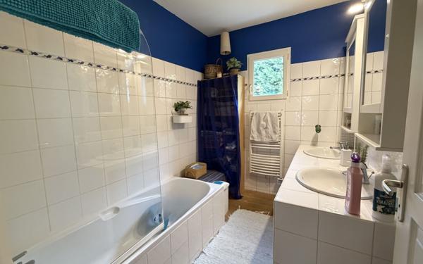 Maison à vendre    4 pièces •  Chatuzange-le-Goubet