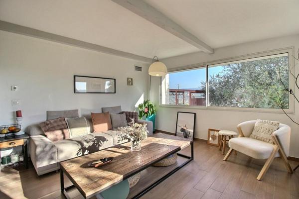 Maison Le Beausset 5 pièce(s) 105 m2