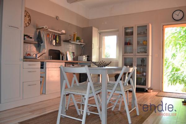 Offrez-vous le luxe d'habiter une bastide de caractère et la liberté d'un revenu locatif régulier.