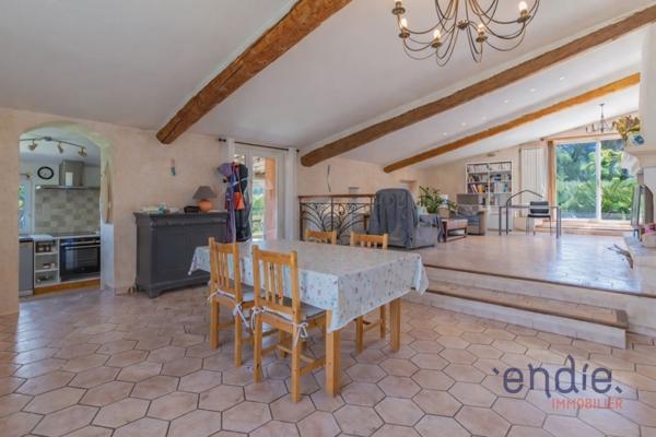 Offrez-vous le luxe d'habiter une bastide de caractère et la liberté d'un revenu locatif régulier.