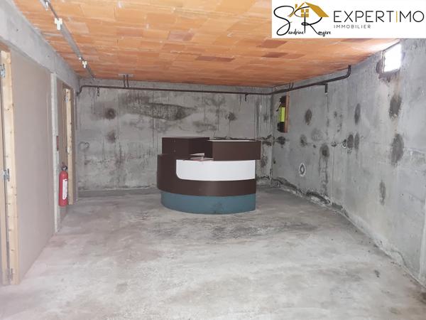 Saint-Éloy-les-Mines (63700) Local Polyvalent de 320 m² – Saint-Éloy-les-Mines