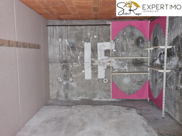 Saint-Éloy-les-Mines (63700) Local Polyvalent de 320 m² – Saint-Éloy-les-Mines