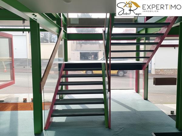 Saint-Éloy-les-Mines (63700) Local Polyvalent de 320 m² – Saint-Éloy-les-Mines