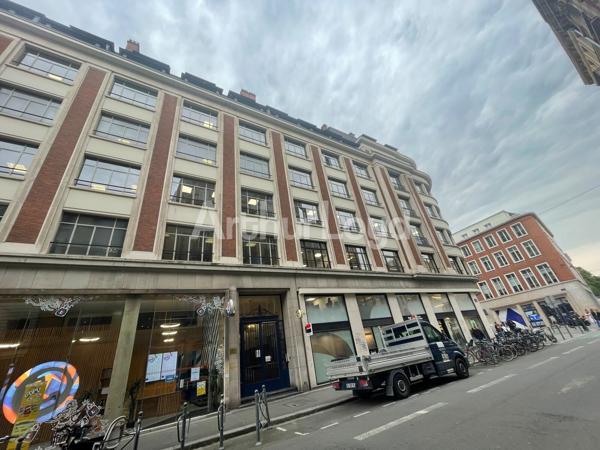 Bureaux à louer Lille centre grande hauteur sous plafond et accessibilité