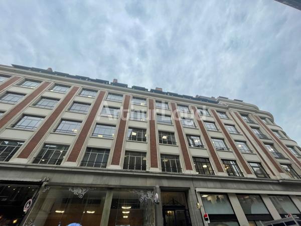 Bureaux à louer Lille centre grande hauteur sous plafond et accessibilité