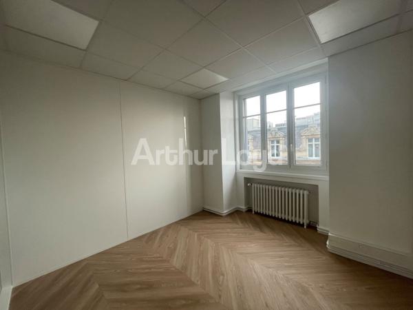 Bureaux à louer Lille centre grande hauteur sous plafond et accessibilité