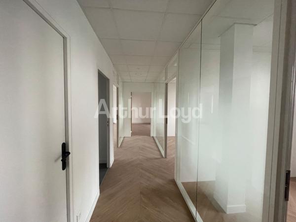 Bureaux à louer Lille centre grande hauteur sous plafond et accessibilité