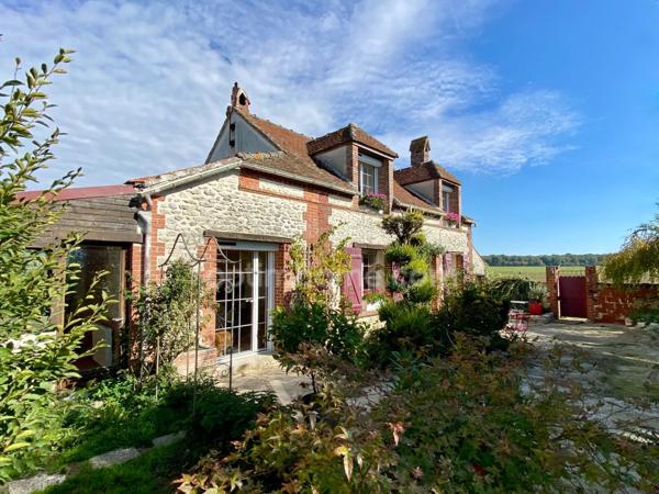 Authentique Briarde de charme rénovée – 170 m² habitables sur 1300 m² de terrain – Saint-Just-en-Brie