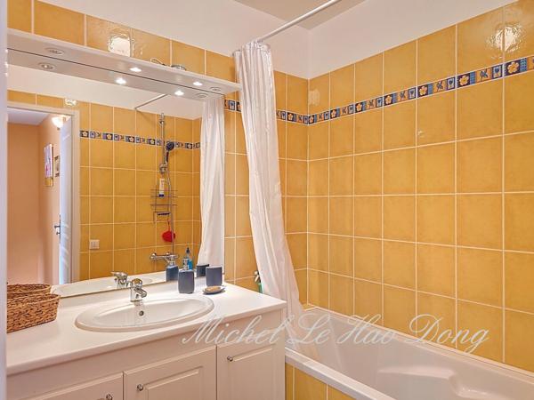 Maison en marina de type P4 en duplex à vendre à Aigues-Mortes (30220)