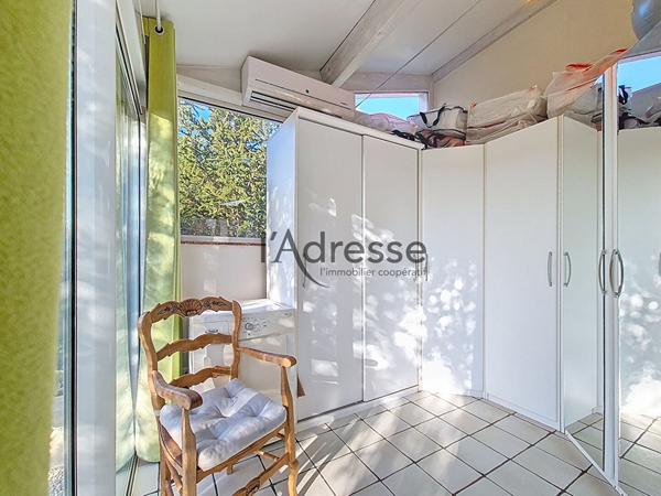 Villa aux Adrets de L'Esterel, 5 pièces de 133 m2, piscine et vue dégagée sur les collines.